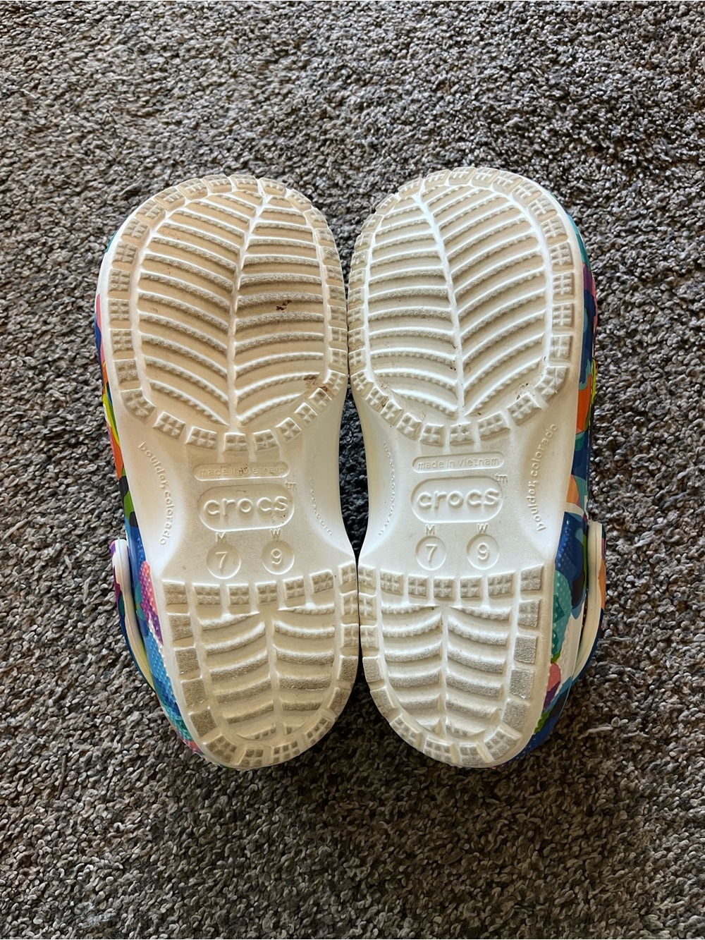 CROCS Women's Multi-Color Patterned Classic Clog - Picture 5 of 6